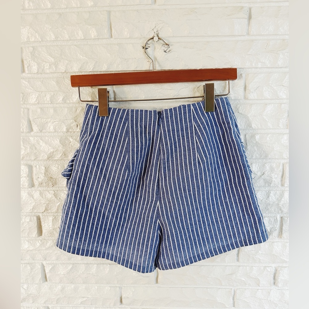 The Fifth Label Blue and White Striped Shorts - Picture 3 of 4